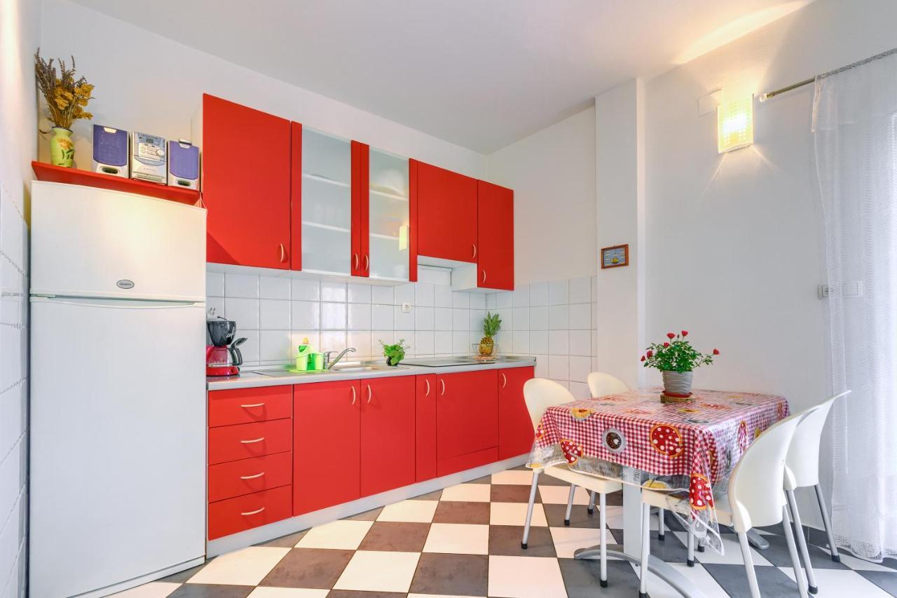 Apartmani Vukicevic Vodice Exterior foto