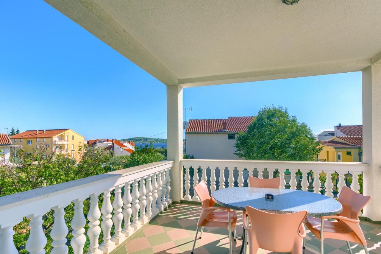 Apartmani Vukicevic Vodice Exterior foto