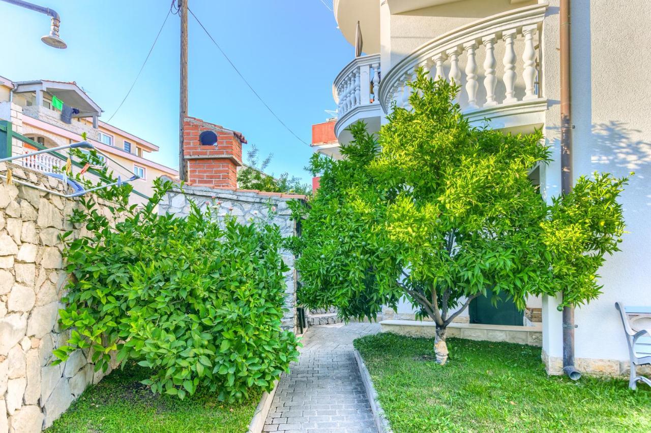Apartmani Vukicevic Vodice Exterior foto