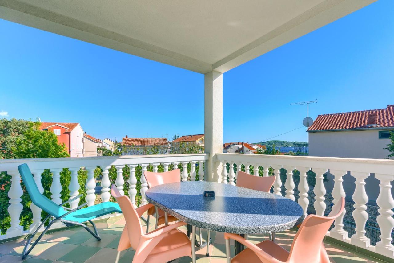 Apartmani Vukicevic Vodice Exterior foto