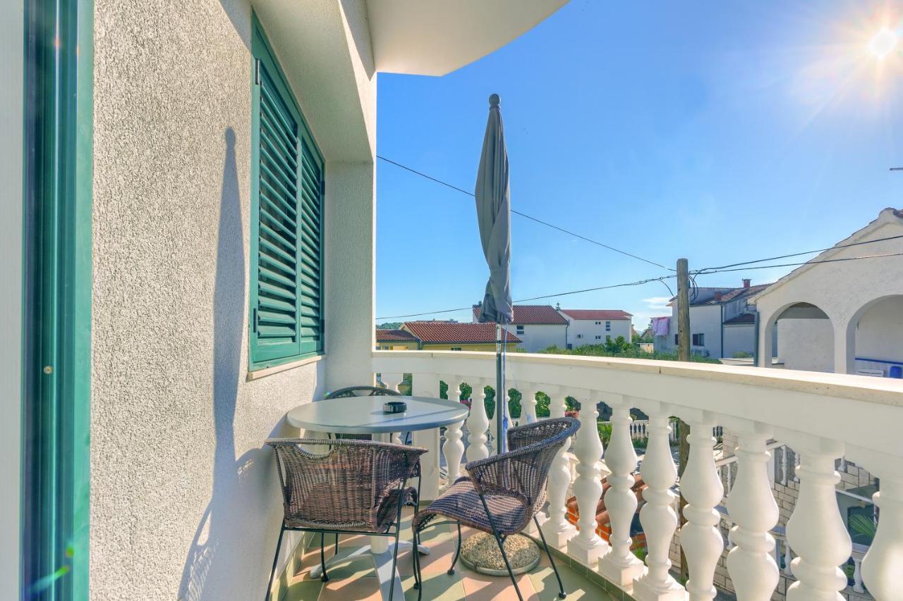 Apartmani Vukicevic Vodice Exterior foto